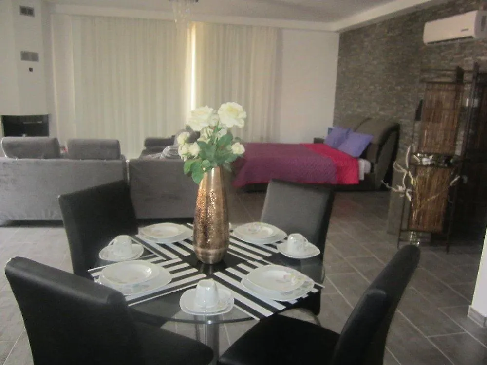 Marina Apartments 211 Larnaca 0*,